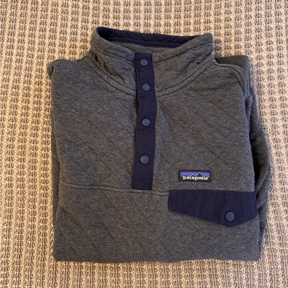 Patagonia pullover grey and blue size M.